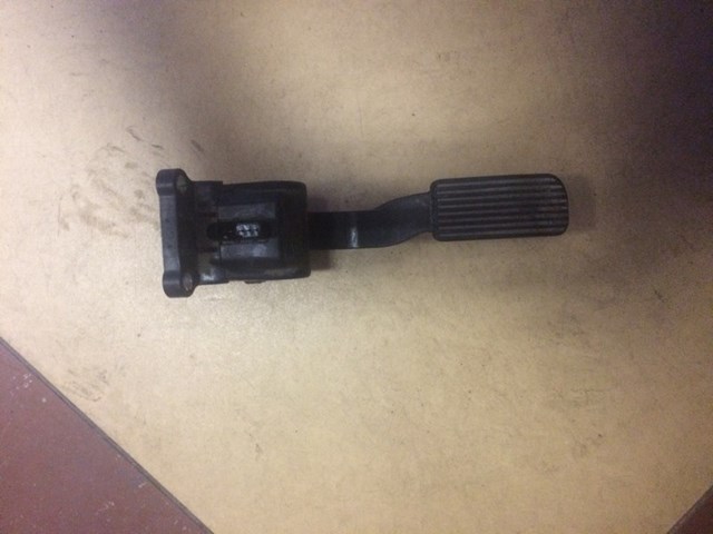 Педали газа A9063000404 MERCEDES