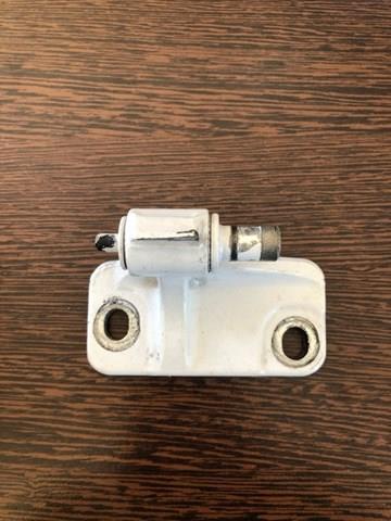 Петля передней двери левая A9067200037 MERCEDES
