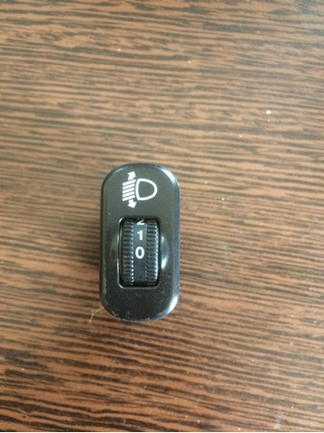 MERCEDES 9068260038 Кнопка (регулятор) корректора фар в наличии Украина