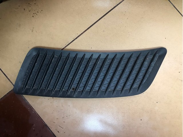 Решетка капота A9068360818 MERCEDES