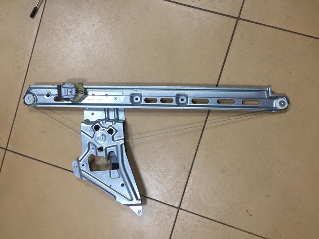 Стеклоподъемник передней двери A9107201000 MERCEDES