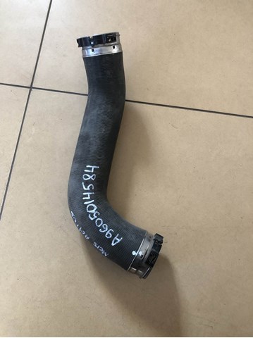Патрубок системы охлаждения A9605014584 MERCEDES