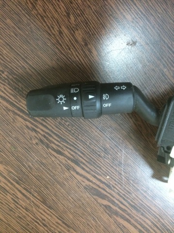 Переключатель подрулевой, левый BP6P66122 MAZDA