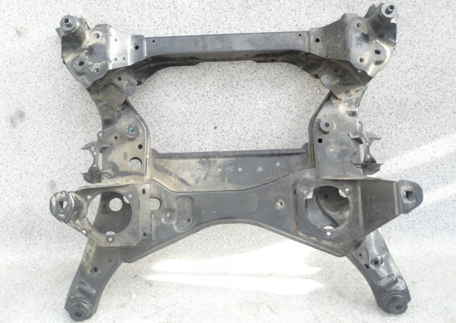 Поперечина передней подвески 6891262 BMW