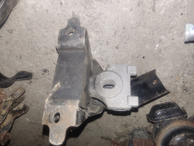 123720Q020 TOYOTA Левая подушка двигателя купить в Кривой Рог