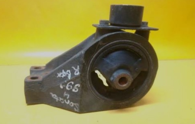 Правая опора двигателя 2181238180 HYUNDAI