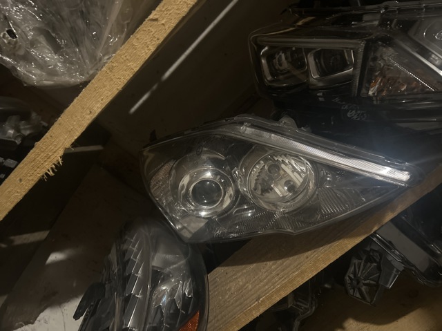 Фара передняя правая 33101SWWG11 HONDA