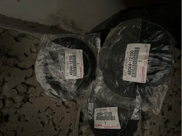 Резиновое кольцо передней пружины 4804412100 TOYOTA