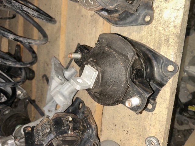 Передняя опора двигателя 50830TA2H01 HONDA