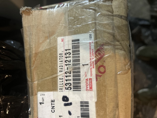 Решетка на бампер 5311212131 TOYOTA