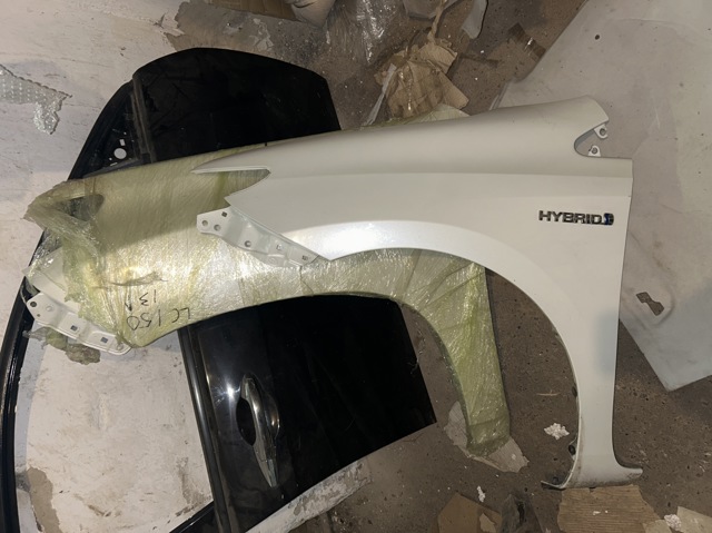 Переднее левое крыло 5381202340 TOYOTA