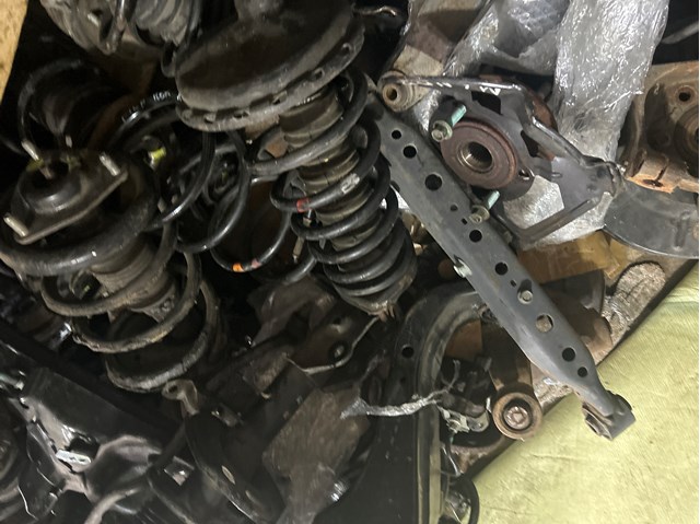 Балансир задний нижний, левый 551114BA0A NISSAN