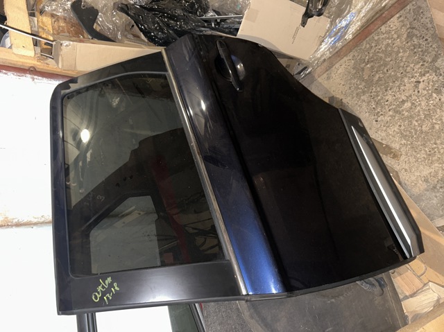 Задняя левая дверь 5730B559 MITSUBISHI