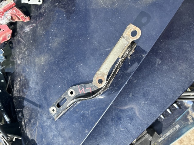 Левая петля капота 60170SNAA00ZZ HONDA