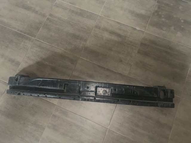 Наполнитель бампера переднего Ниссан Лиаф I