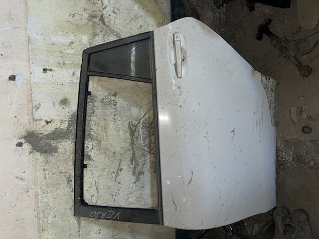 Дверь задняя 670040F040 TOYOTA
