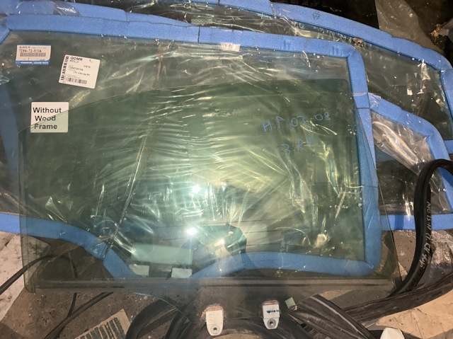 Стекло задней правой двери 73400SEA000 HONDA