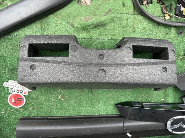 Наполнитель заднего бампера 850909U000 NISSAN