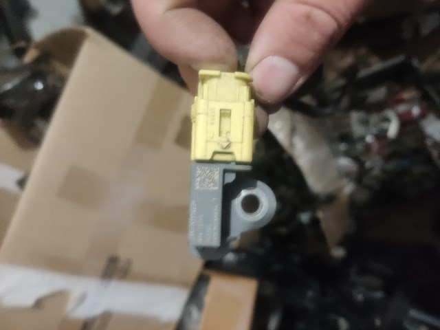 Датчик AIRBAG передний 985813SG0A NISSAN