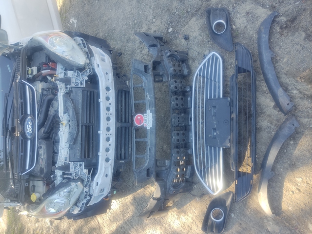 Решетка радиатора DM5Z8A284AA FORD