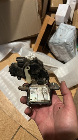 MAZDA G33M62310B Замок багажника в наличии Хмельницкий