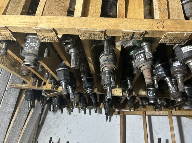Полуось передняя левая GD722560XA MAZDA