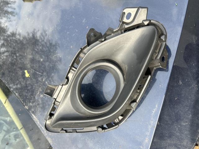 Решетка противотуманных фар левая GHR450C21A MAZDA