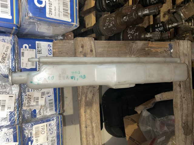 Водяной бачок системы охлаждения MR968146 MITSUBISHI