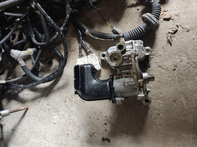 Масляный насос двигателя PE0114100 MAZDA