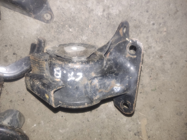 TD1139070 MAZDA Подушка (опора) двигателя левая купить в Ужгород