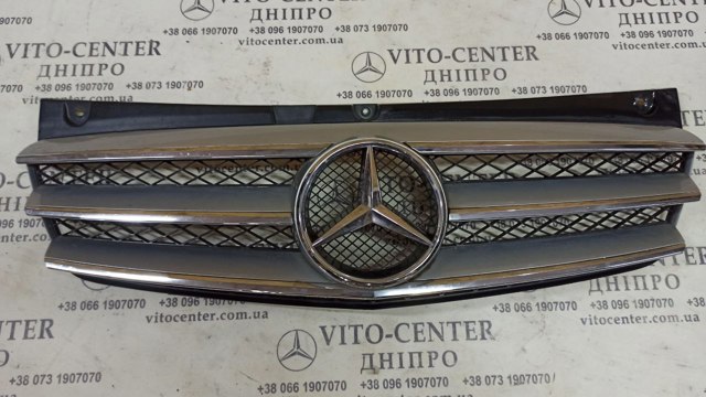 Решетка радиатора 6398800083 MERCEDES