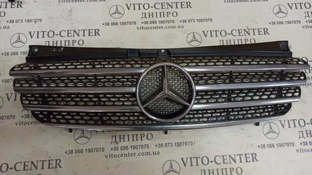 Решетка радиатора 6398800285 MERCEDES