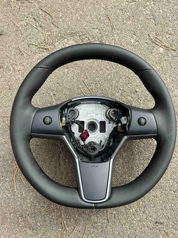 109522200L TESLA Руль купить в Чернигов