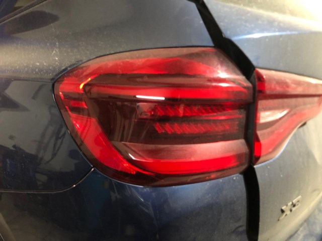 Задний левый внешний фонарь 63217408735 BMW