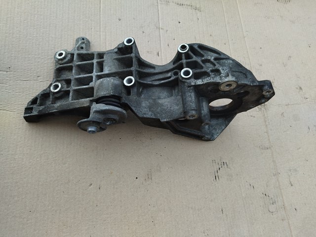 03L903143Q Кронштейн генератора купить Запорожье