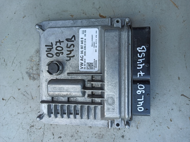 Компьютер двигателя 04L907445B VAG