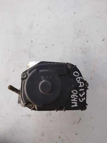 Дроссельная заслонка в сборе 06A133064M VAG