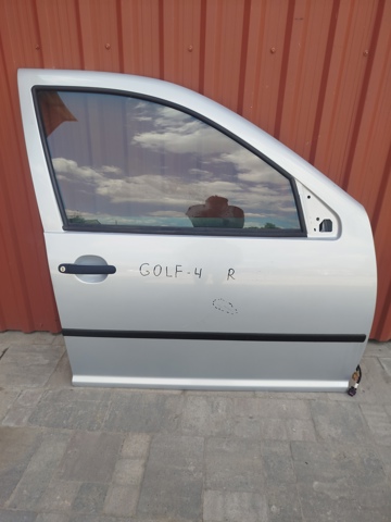 Пассажирская передняя дверь 1J4831056H VAG