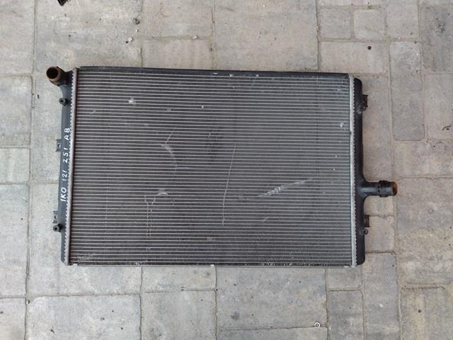 Радиатор охлаждения двигателя Фольксваген Гольф PLUS 5