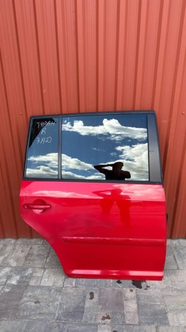 Дверь пассажирская задняя правая 1T0833056R VAG