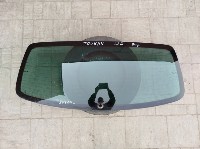 Стекло крышки багажника 1T0845051D VAG