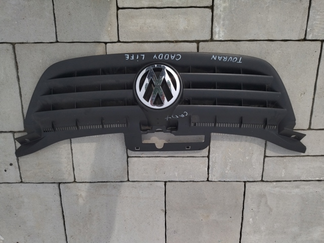 Решетка радиатора 1T0853651A VAG