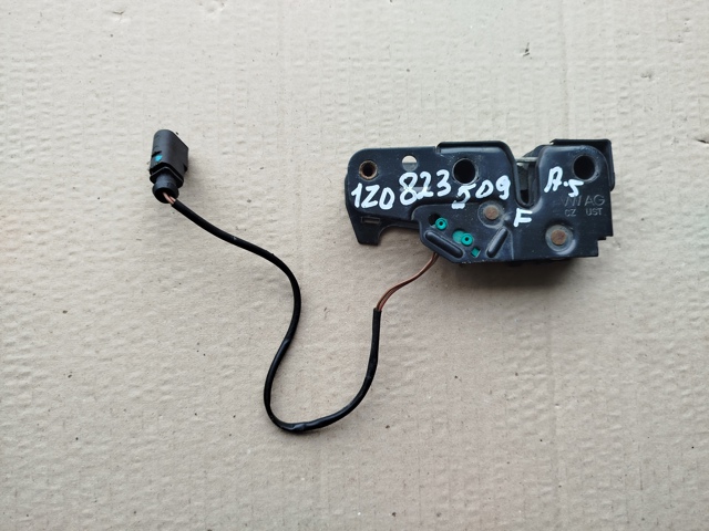Замок крышки капота 1Z0823509F VAG