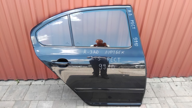 Дверь задняя в сборе 1Z5833052 VAG