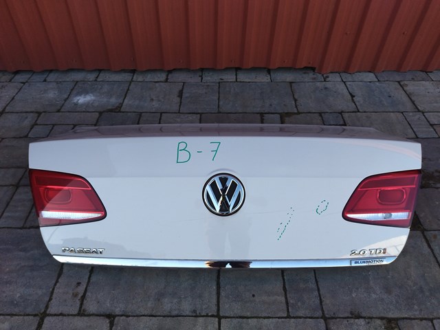3AE827025 Крышка багажника купить Кривой Рог