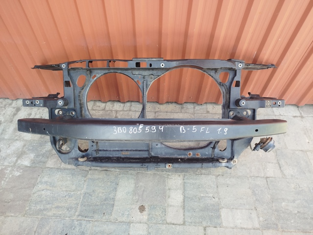 Рамка передней панели Volkswagen Passat B5