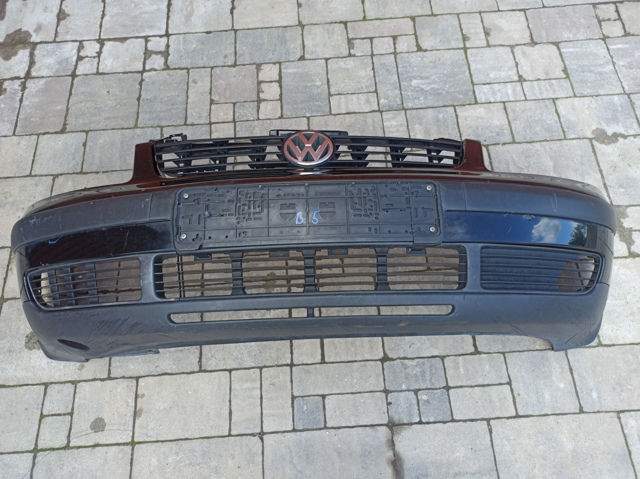 Бампер передний в сборе 3B0807231 VAG