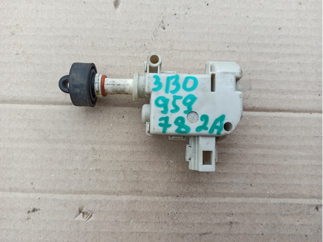 Электродвигатель 3B0959782A VAG