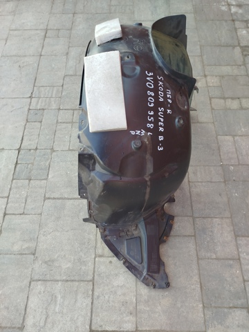 Подкрылок передний правый 3V0809958 VAG