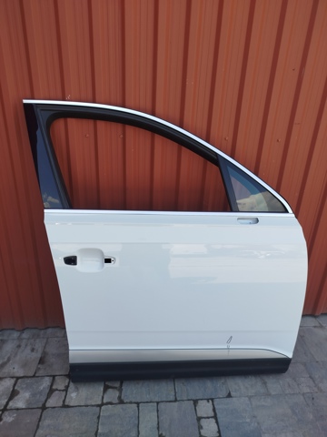Пассажирская передняя дверь 4M0831052F VAG